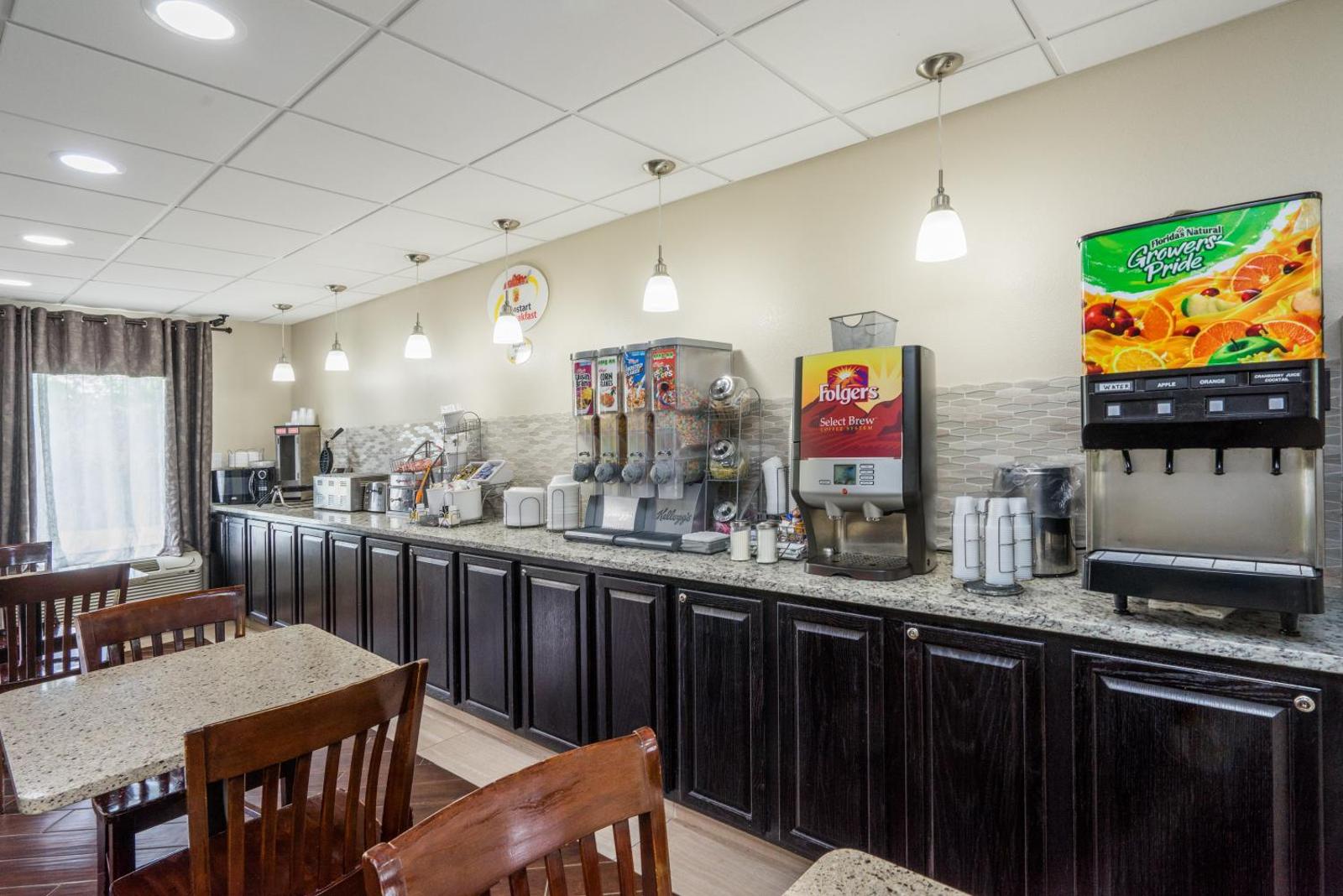 Super 8 by Wyndham Knoxville West/Farragut